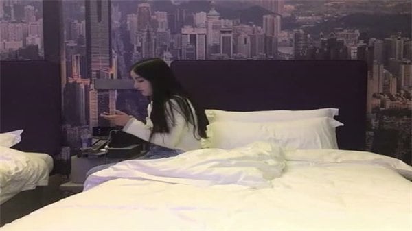 步宾探花看图说话颜值绝对很高超棒身材大奶肥臀.