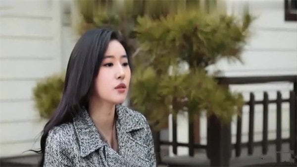 AI换脸刘诗诗×刘亦菲 清纯女大学生私密沙龙多人堕落实录 中文字幕激情首作
