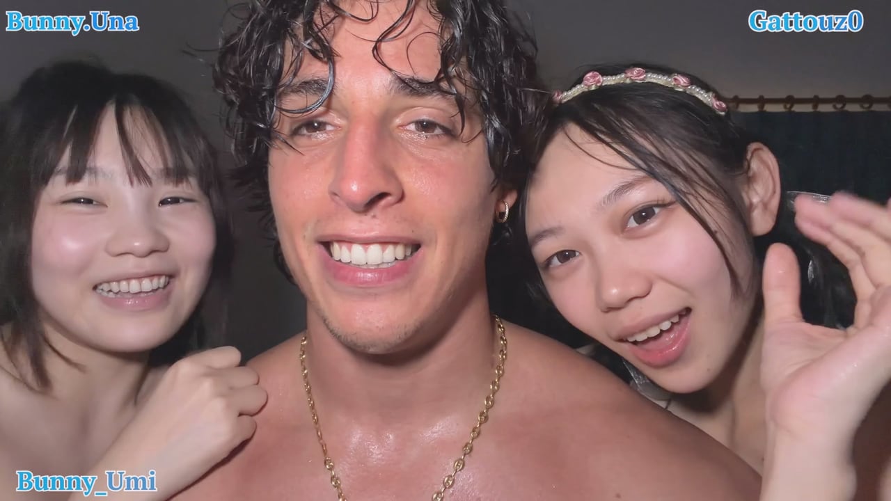 阿拉伯炮王【Gattouz】两位18岁中国美女【Umi】和【Una】跟我玩了一场火辣的三人行