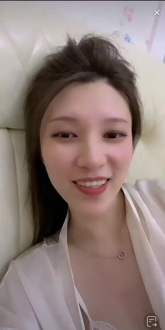 抖音直播 来个飞机吧 正好主播的机场可以停