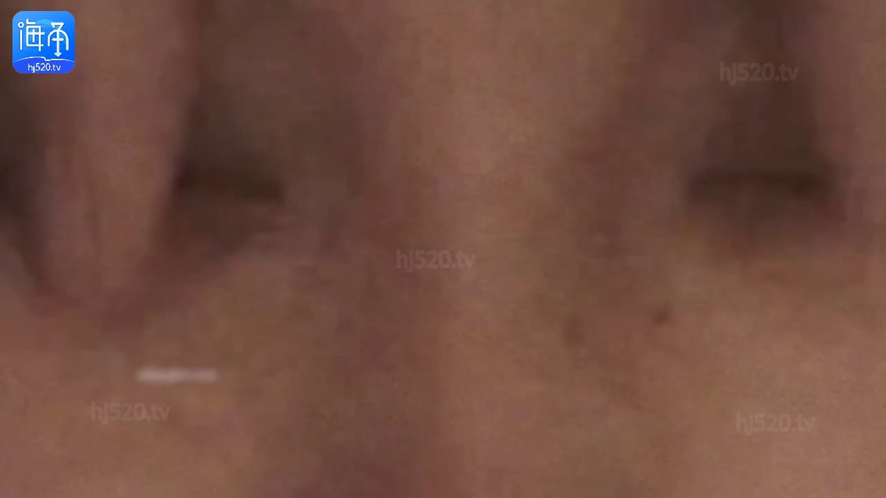 【真实灌醉】联手朋友几人灌醉平时高冷无比的颜值校花，醒着的时候多牛逼，现在是不是倒下了，被随意玩！