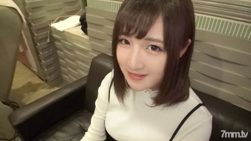 SIRO-3787 【第一枪】网络AV应用→AV体验拍摄952娃娃脸丰满美少女“尤里”酱！钉在胸罩外面的超然美大山雀！ !!与演员姬●宝彻底删除难忘的前男友.